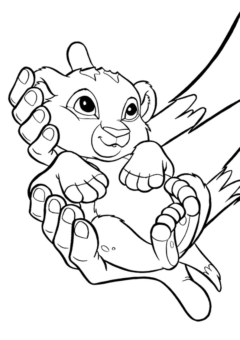 kolorowanka Król Lew Disney, mały Simba na rękach Rafiki złożony do chrztu, dla dzieci malowanka do wydruku numer 5
